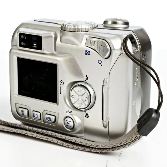 Nikon Coolpix 3100 3.2 Megapixel Digital Camera 3x Zoom TESTED Works - Picture 4 of 7